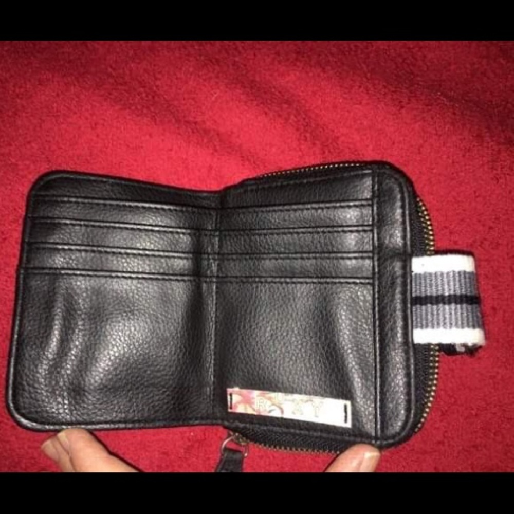 Roxy Wallet - Picture 3 of 5